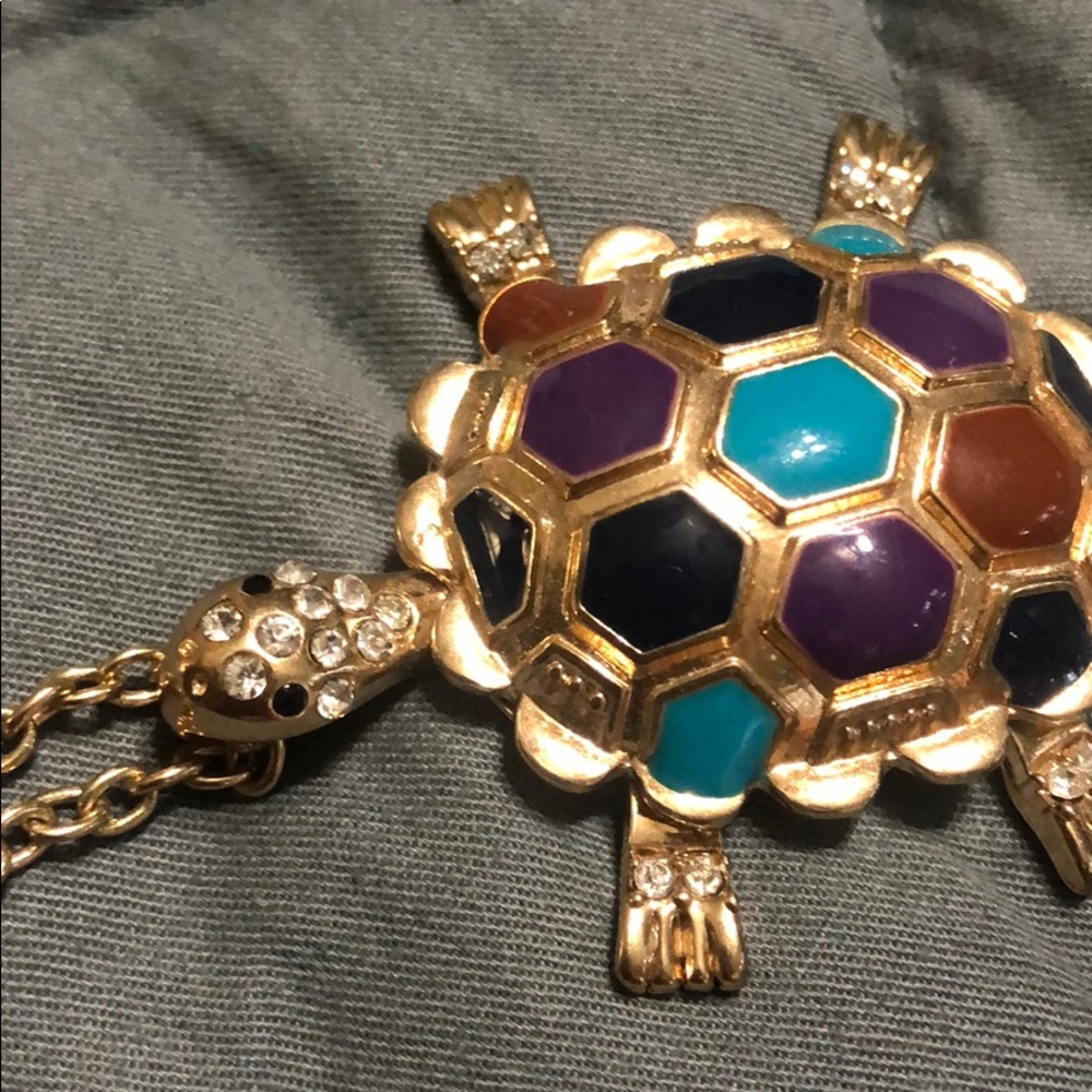 Adorable turtle necklace - Picture 5 of 5
